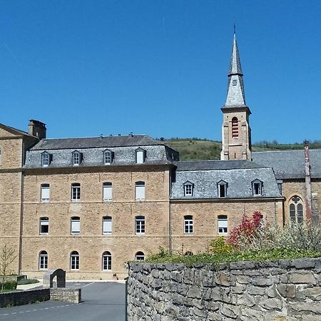 Accueil Du Couvent De Malet Hotel Saint-Come-d'Olt Exterior photo