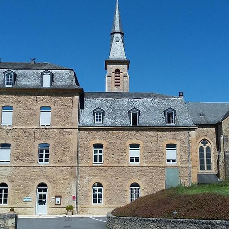 Accueil Du Couvent De Malet Hotel Saint-Come-d'Olt Exterior photo