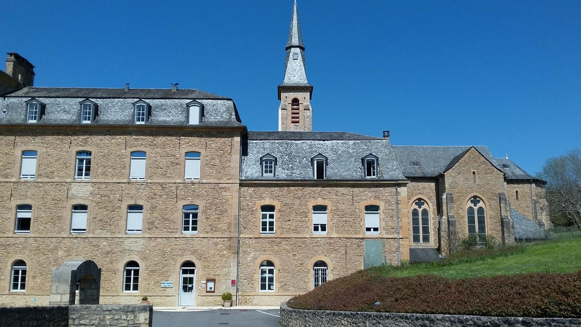 Accueil Du Couvent De Malet Hotel Saint-Come-d'Olt Exterior photo